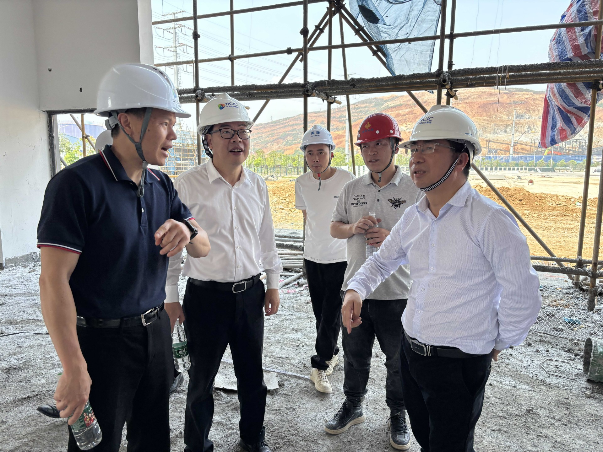 市交投集團領(lǐng)導(dǎo)深入市交投項目開展五一節(jié)前安全檢查，賴海瀾拍攝2_new.jpg